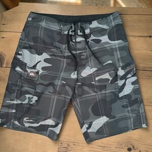 Y2K Quiksilver Hybrid Board Shorts Manic Camo Gray Cargo Pockets Surf Swim 33